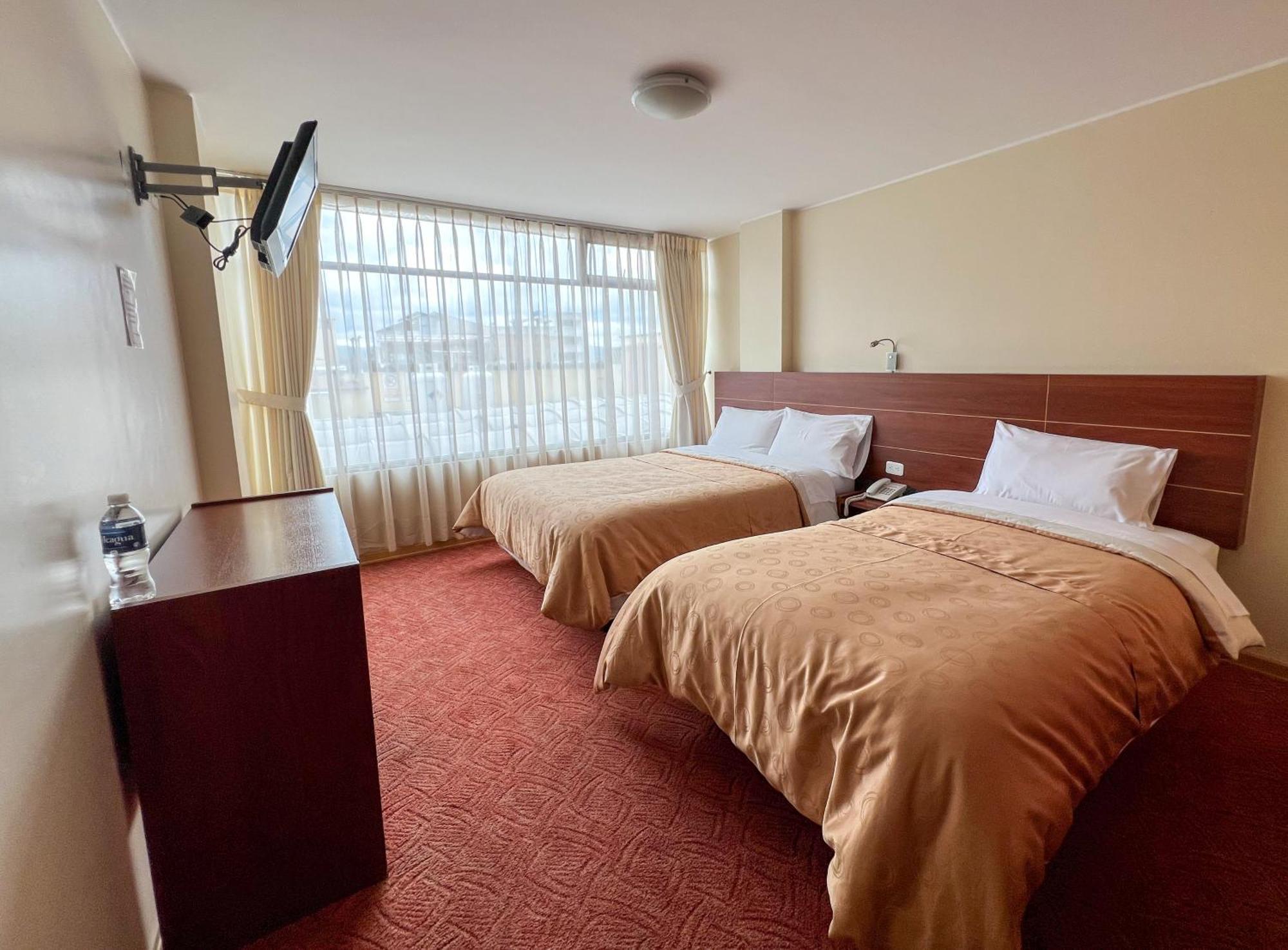 Hotel Flor De Los Andes Tulcán Dış mekan fotoğraf