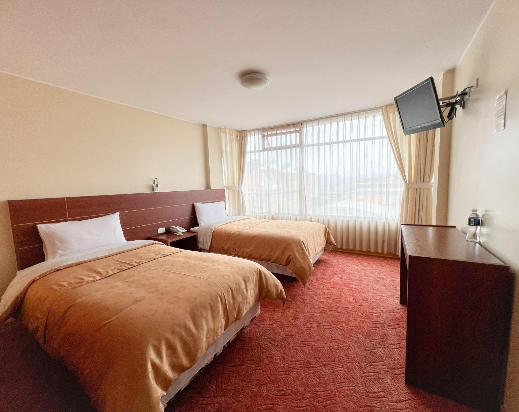 Hotel Flor De Los Andes Tulcán Dış mekan fotoğraf